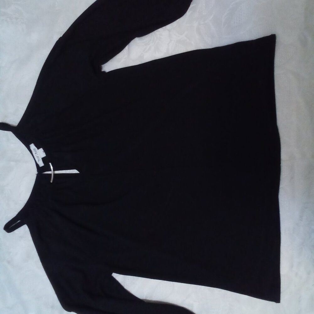 Open shoulder elegant shirt